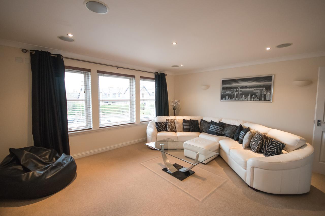 Crown Luxury Serviced Apartment อินเวอร์เนส ภายนอก รูปภาพ